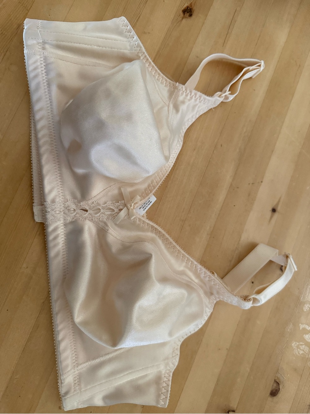Bali Silky Lace-Trim Wireless Bra - Cream 40B